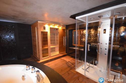 Photo n°3 de :La Clusaz grand chalet classé 5 étoiles, piscine intérieure & spa